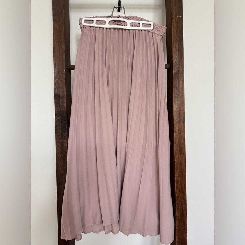 Icône by Simons Pleated Skirt in Blush